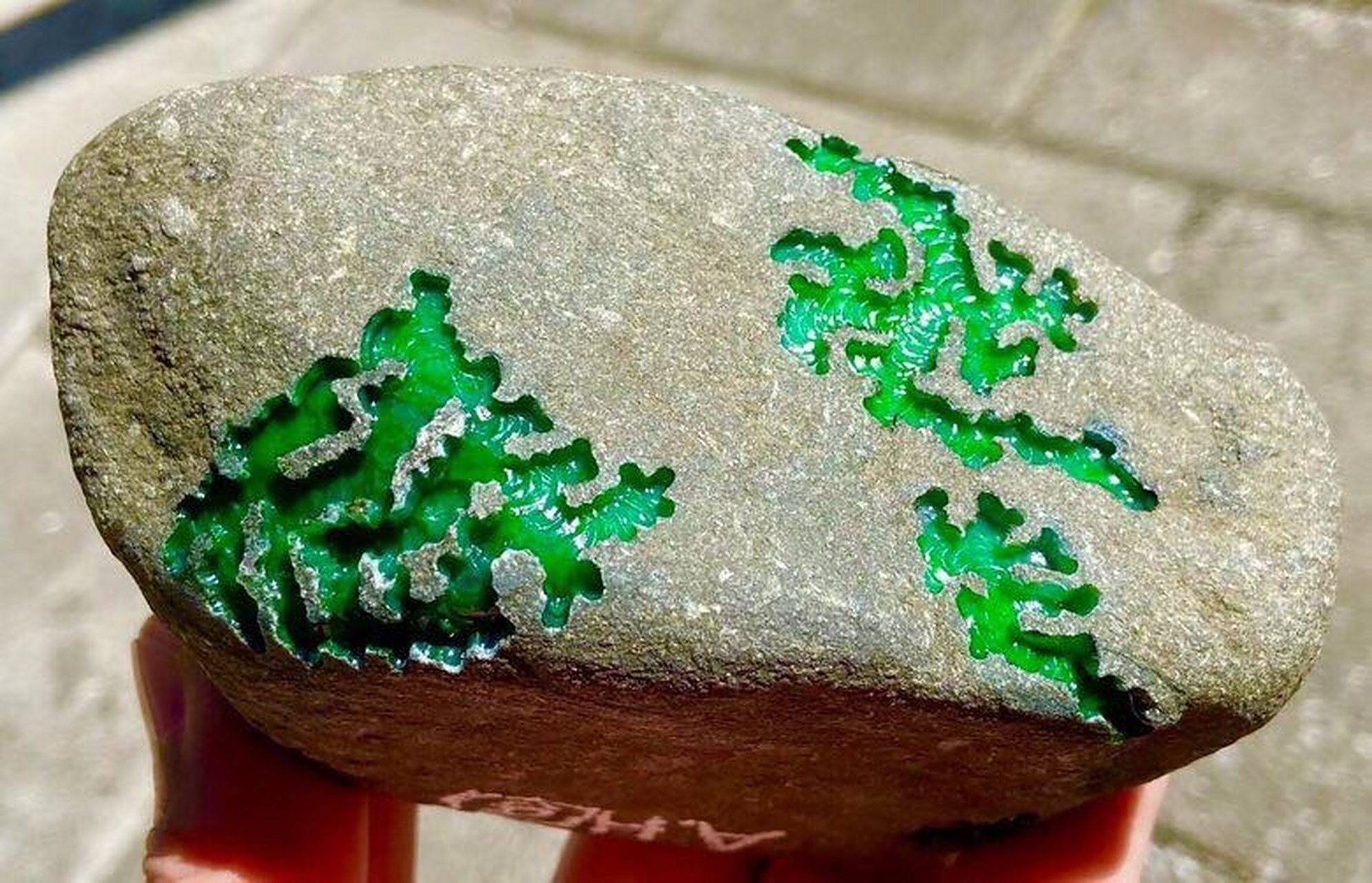 缅甸翡翠原石 开窗满绿