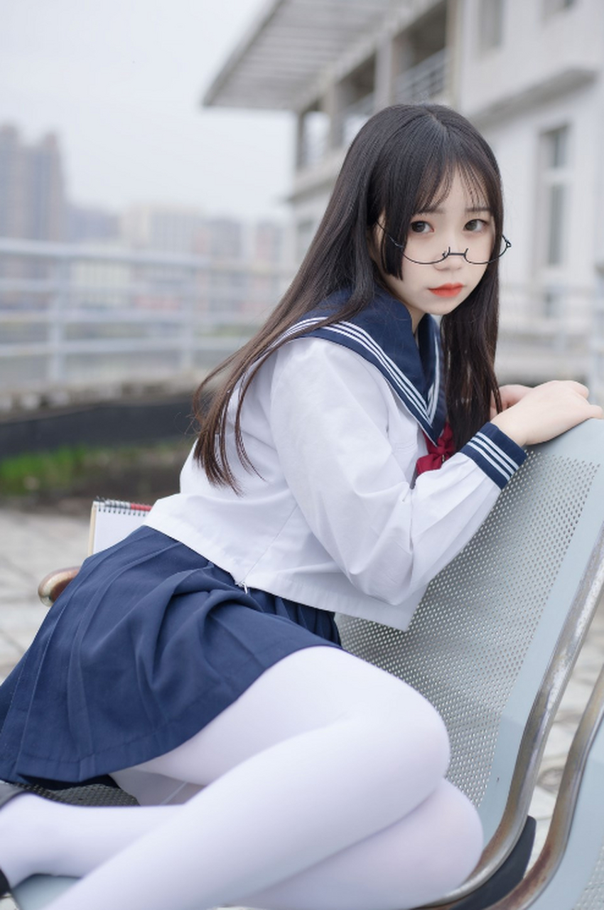 喵喵小姐姐的白丝水手服