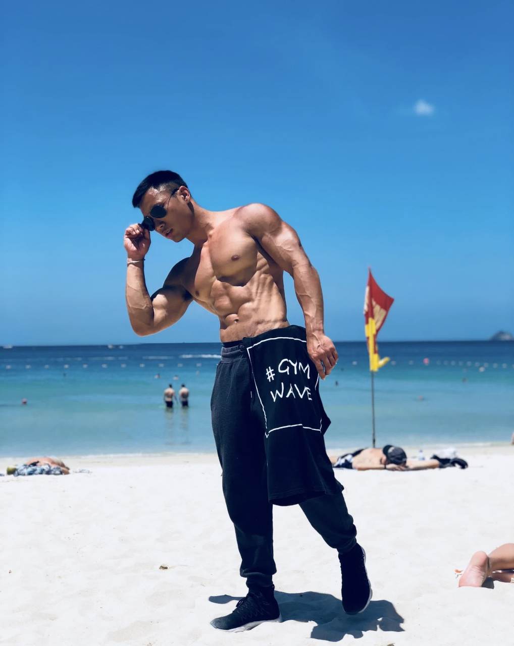 只要你肯努力,还是可以逆袭的#帅哥#肌肉男