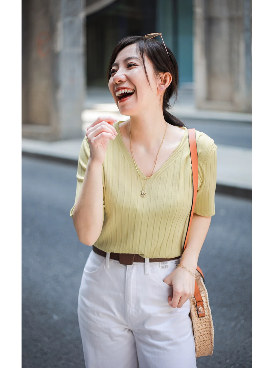 夏日元气穿搭 分享今天的100分的夏日元气穿搭给你们: 「柠檬黄针织