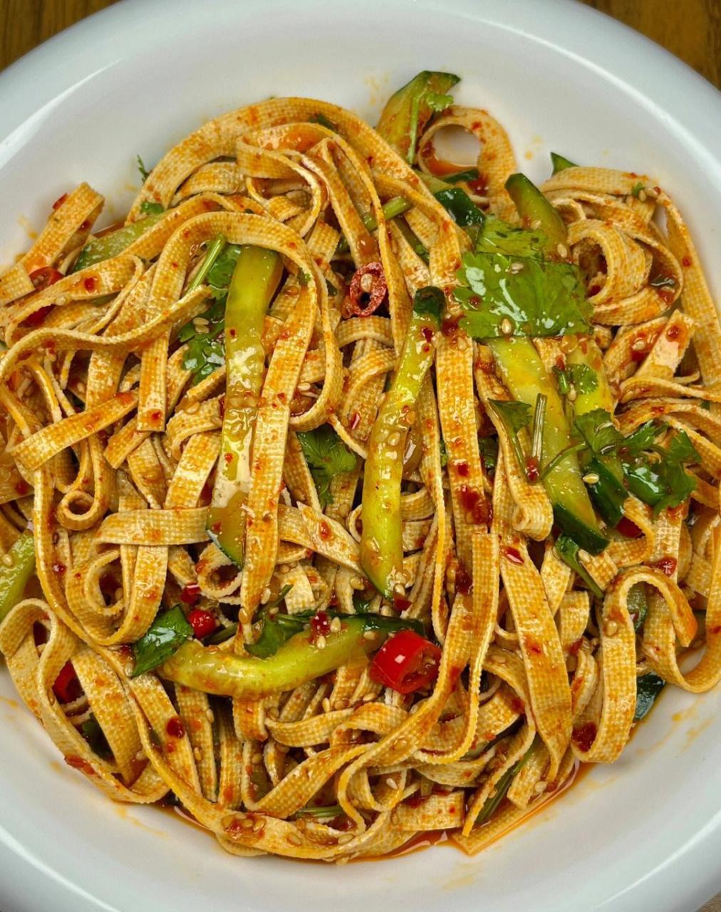 凉拌豆腐皮,好吃到可以开店了!|||今天做了我减脂期超爱的凉拌豆腐皮,