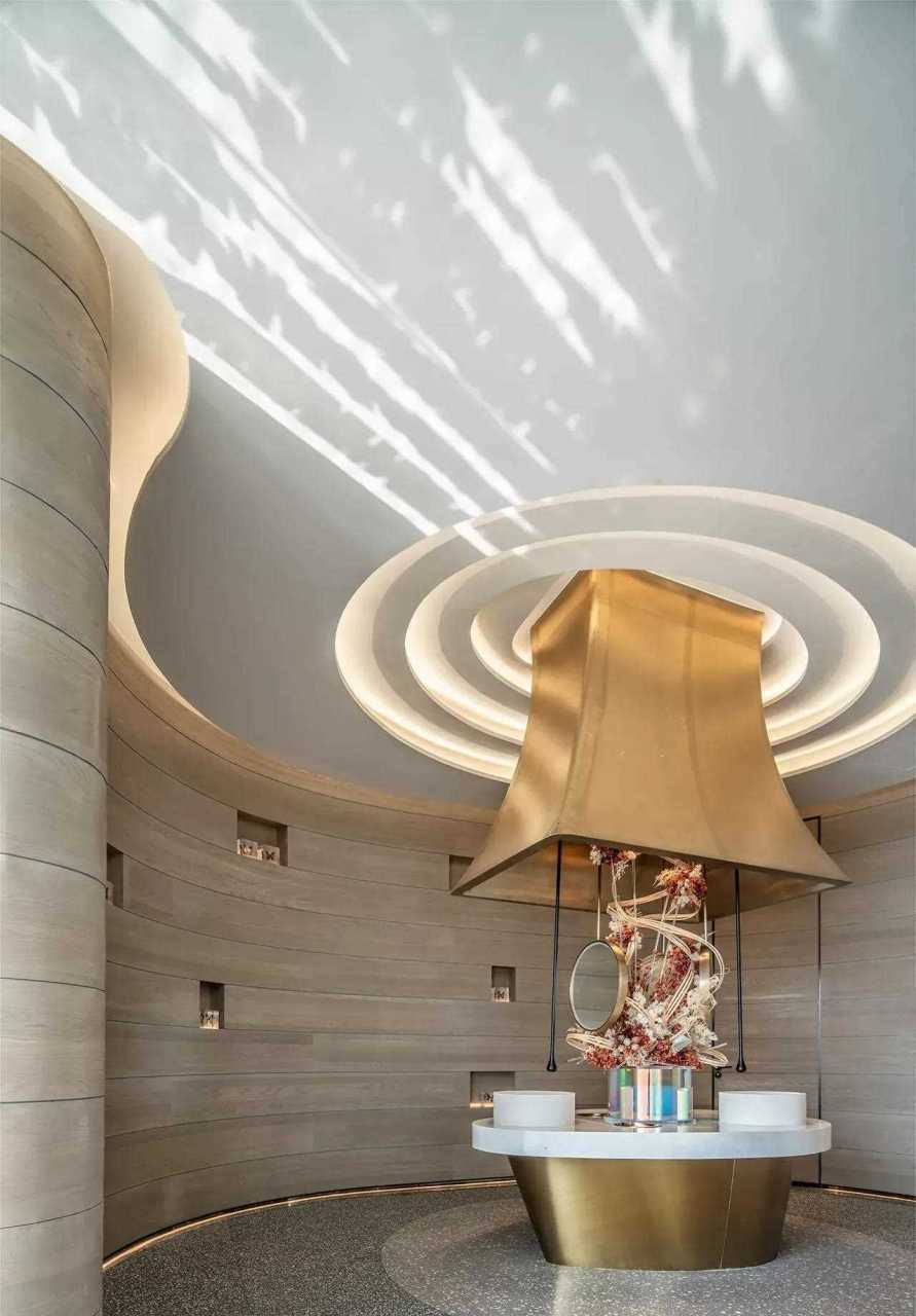 南昌青山印售楼处[开心] 依建筑为载体,以流体创造空间,多曲面几何体