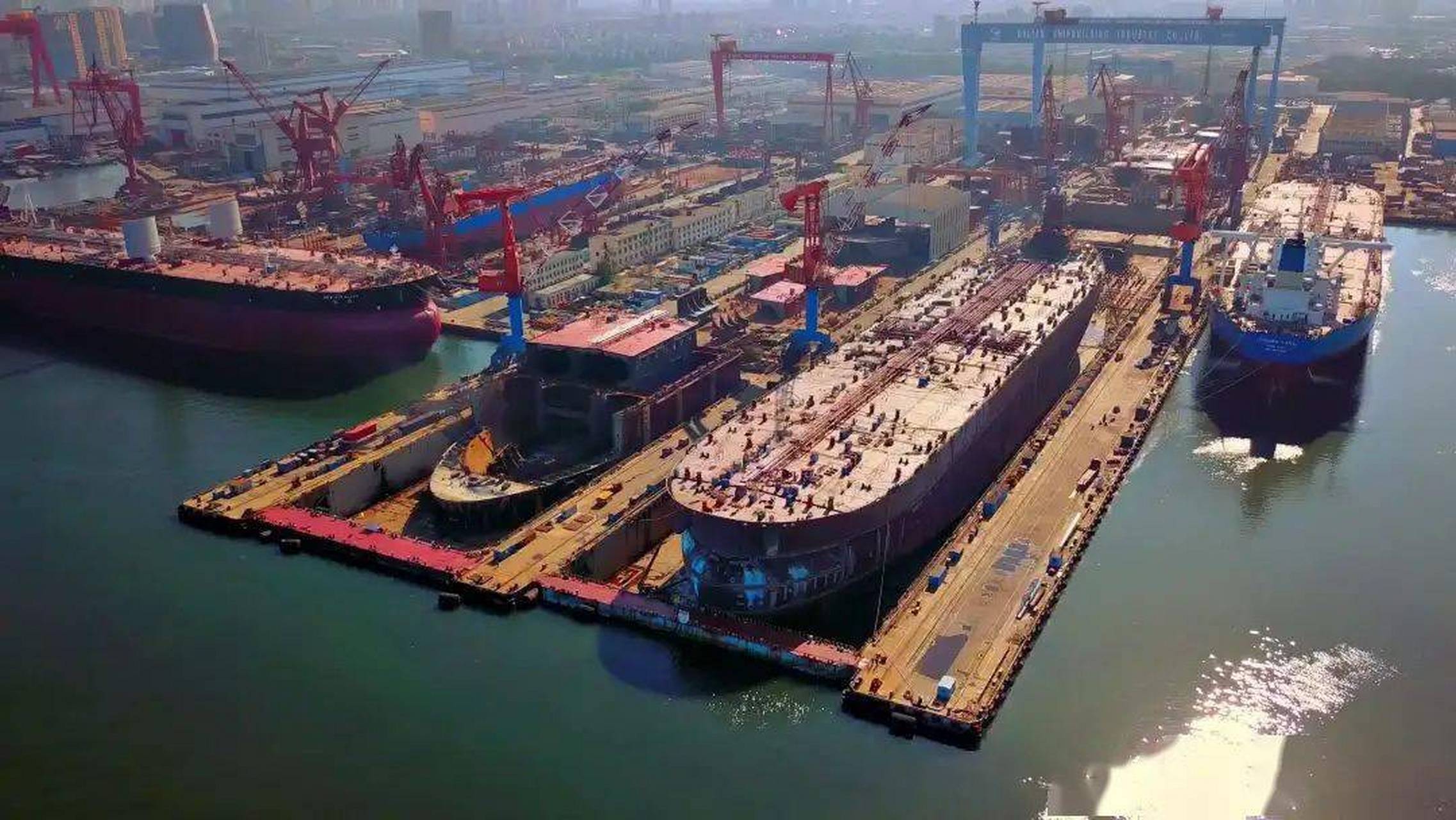 近年来,中国造船业取得了显著成就,其完工量和新接订单量均位居世界第