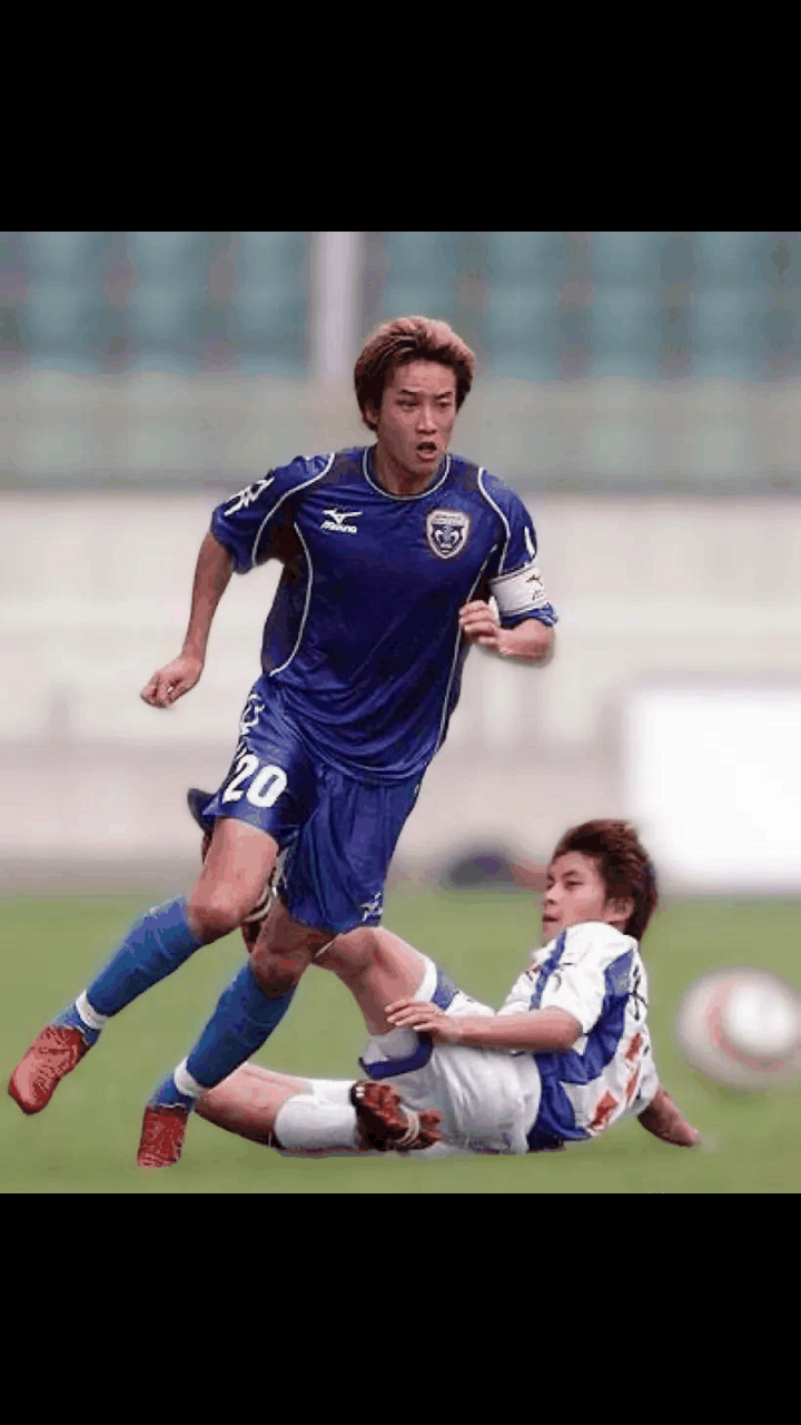 gif创作人# 近日,川足名宿邹侑根晒出了一张他和两位老大哥魏群和