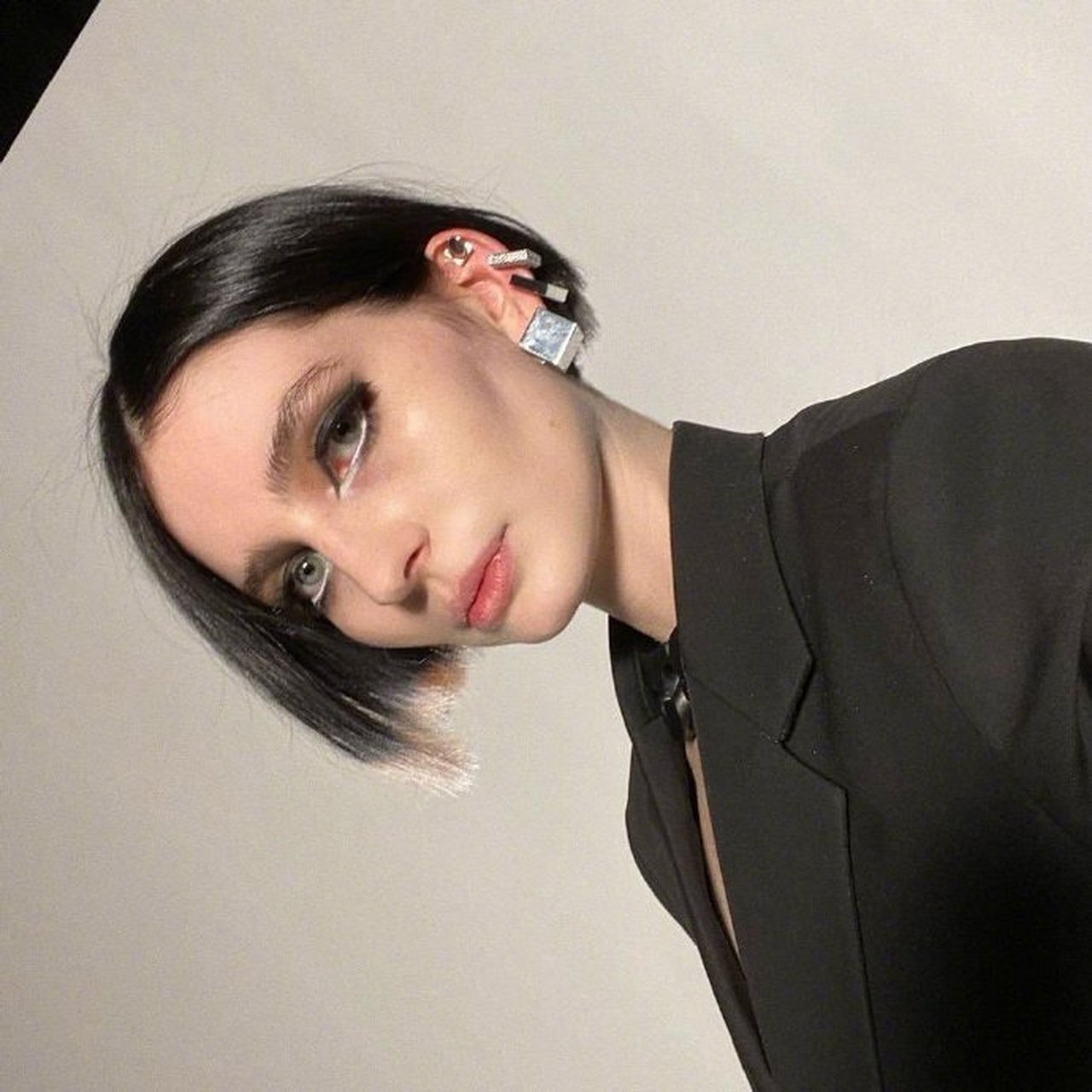 女人魅力# 保罗·沃克22岁女儿梅朵·瑞恩的首次t台秀!