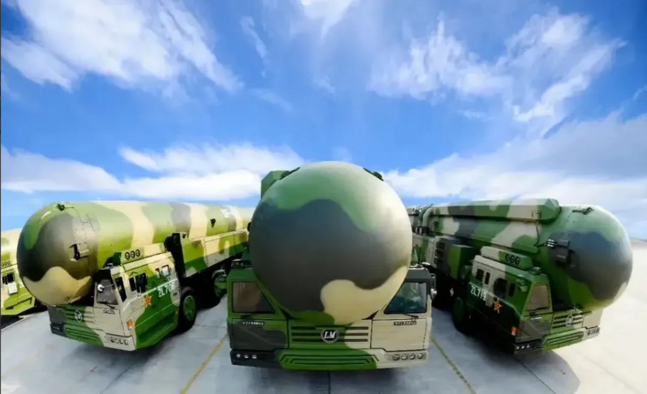 射程14000公里,长20米,直径2米,一枚导弹可搭十枚分导式核弹头.