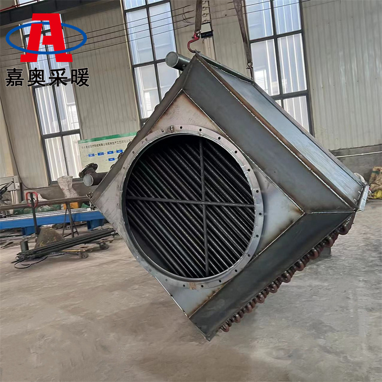 板翅式蒸汽空气换热器 空气换热器通过高频焊接的工艺加工制作而成,是