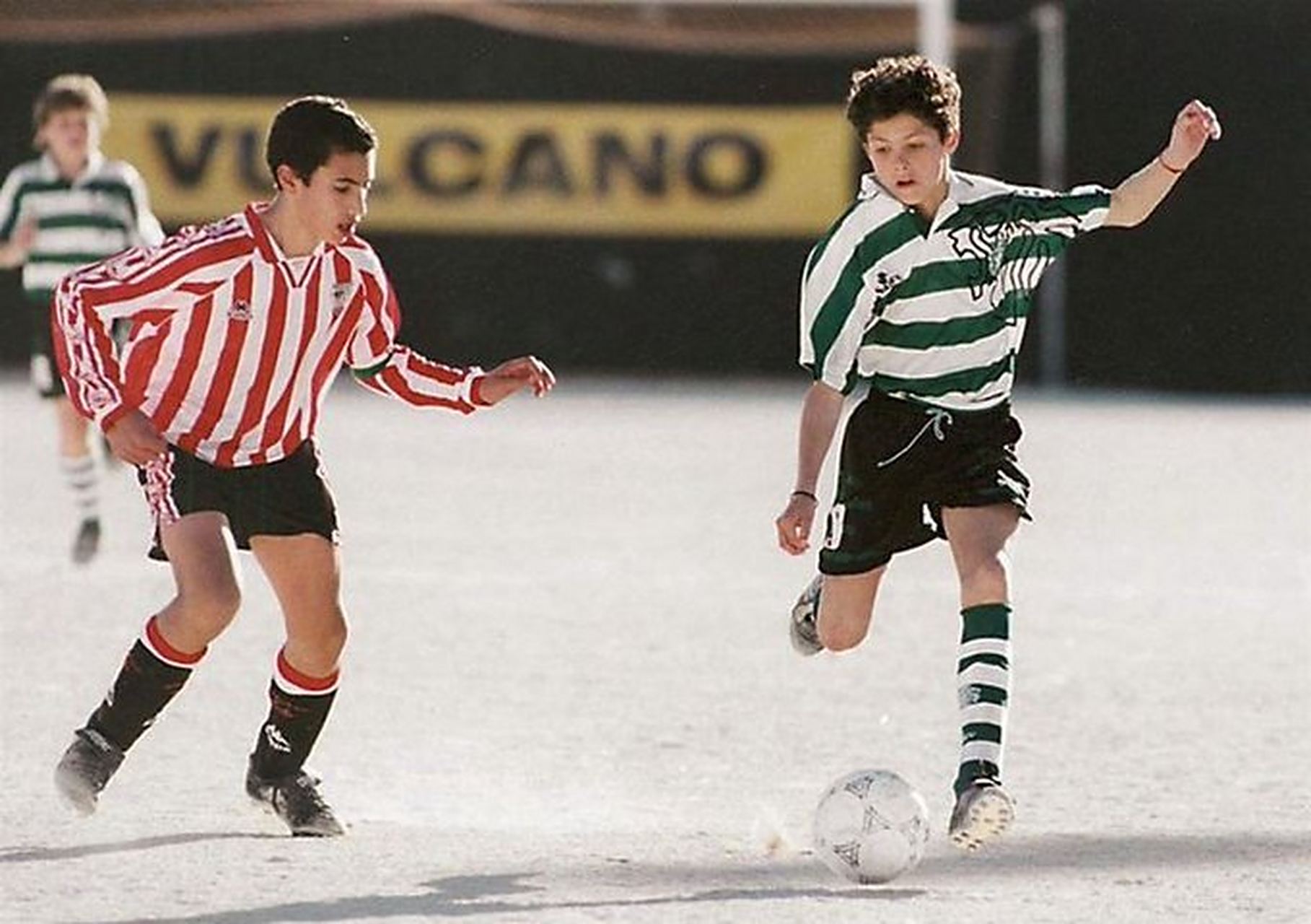 c罗在里斯本竞技队的首场比赛中攻入7个进球.