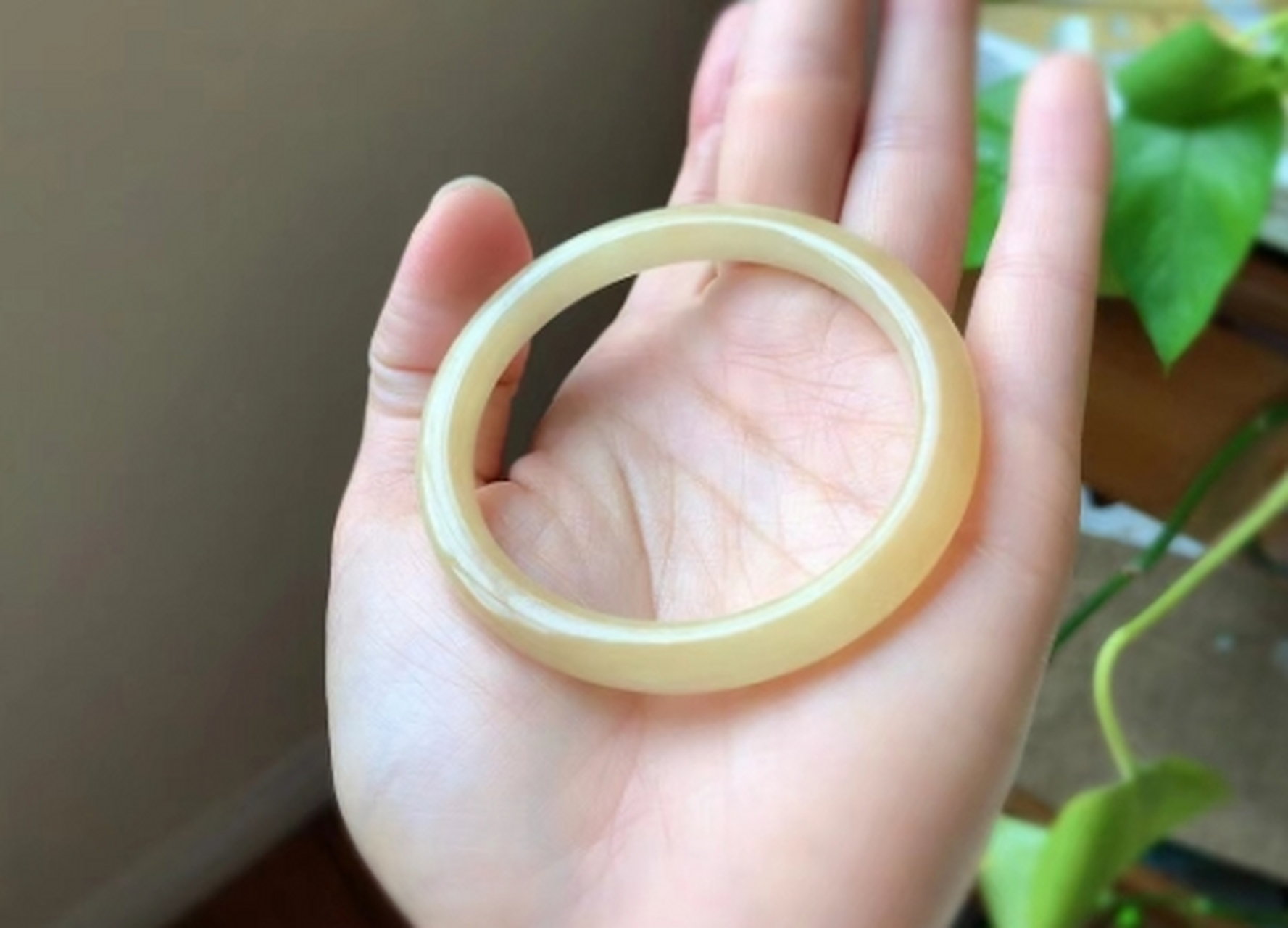 点击头像看直播##和田玉#天地糖 和田玉 糖白玉镯  老坑料,脂粉细腻