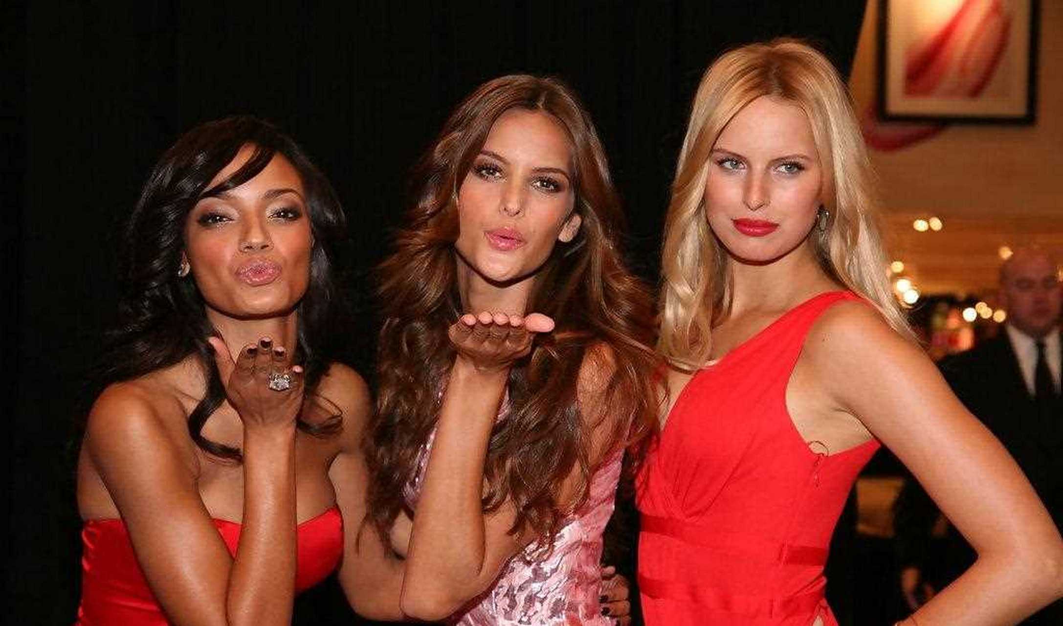 超模伊莎贝尔·歌勒,大kk,2008年,纽约市参加维密举办的宣传活动.[吐]