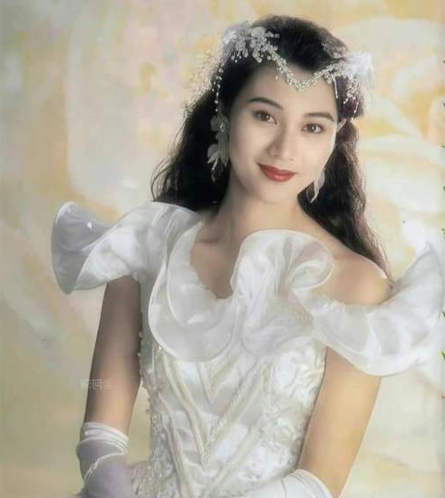 李嘉欣婚纱剧照