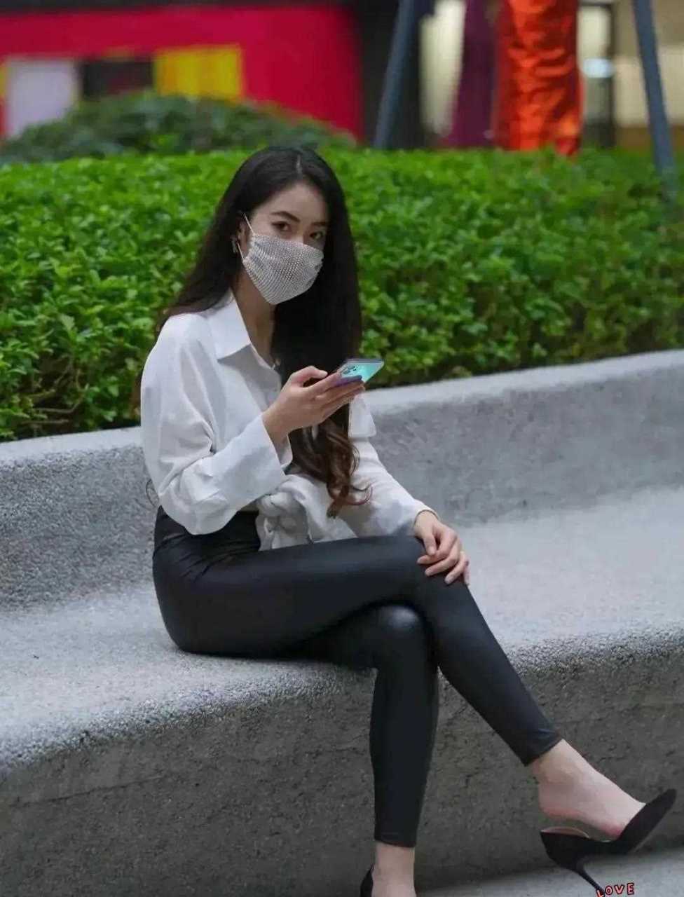 今天我又被捅了,你们呢?约会都约不了啦,好想我男朋友呀,好想找个人陪