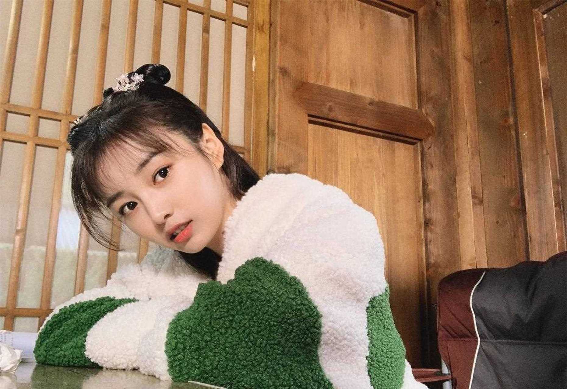 转身出演《天龙八部》的钟灵 反差好大呀[中国] 孙雅丽长相好可爱