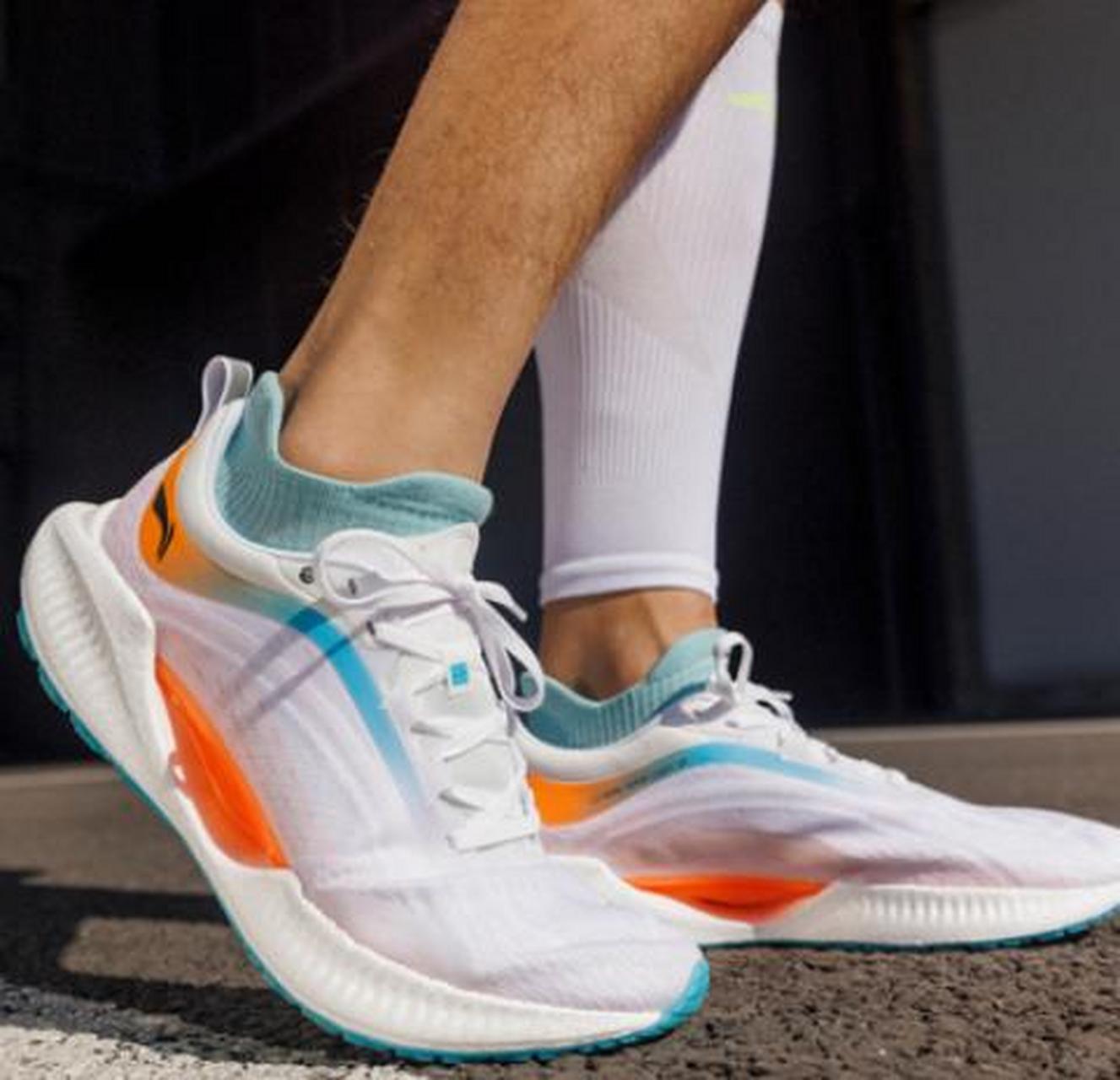 高性价比跑鞋推荐# 李宁 超轻19  鞋面:纱架贾卡 鞋舌单层透气网布