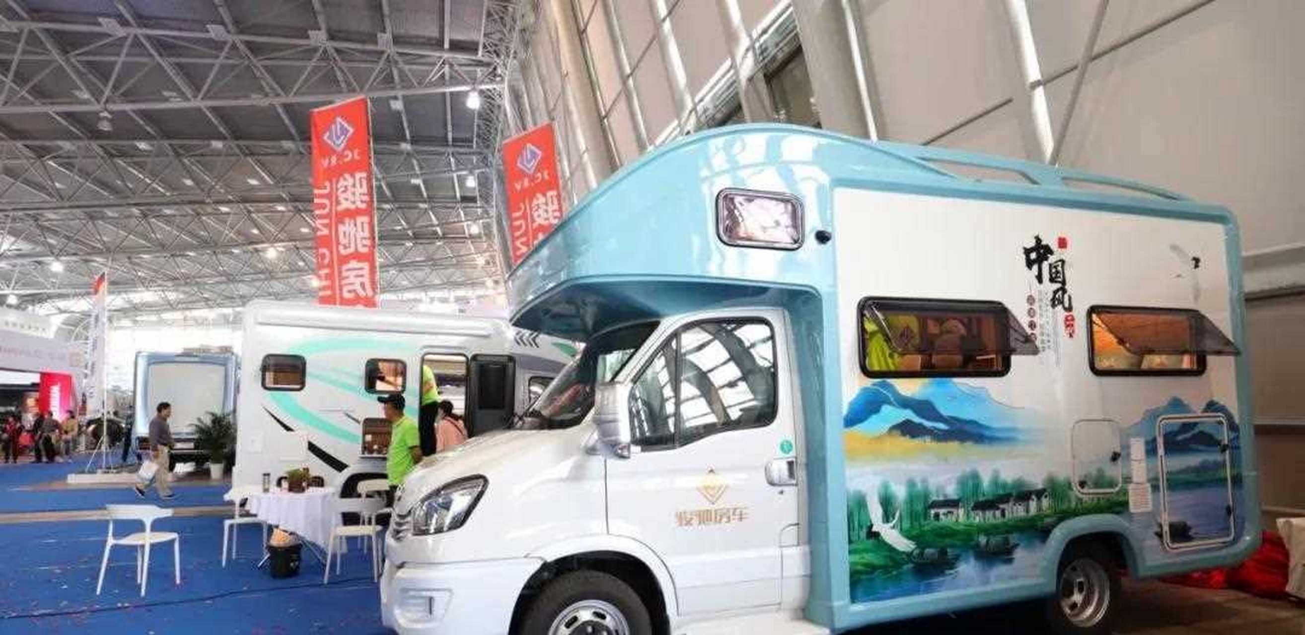 527上海房车展骏驰中国风房车二代,官方指导价498w;整车外尺寸为5995x