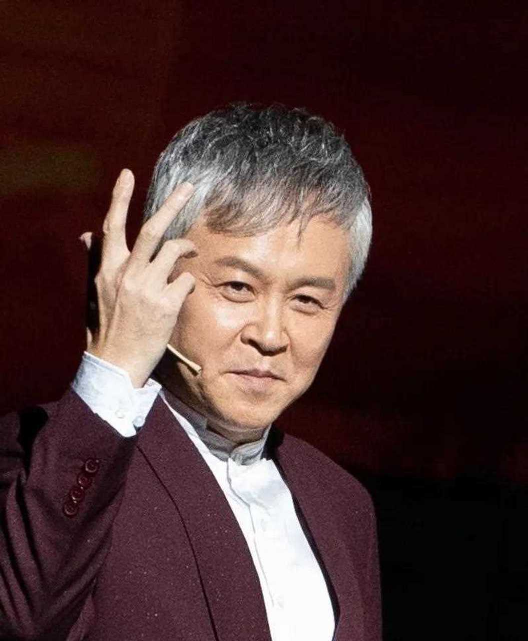 丁玲的老公竟然是灰太狼的配音员张琳,破次元了[大笑] 看《外来媳妇本