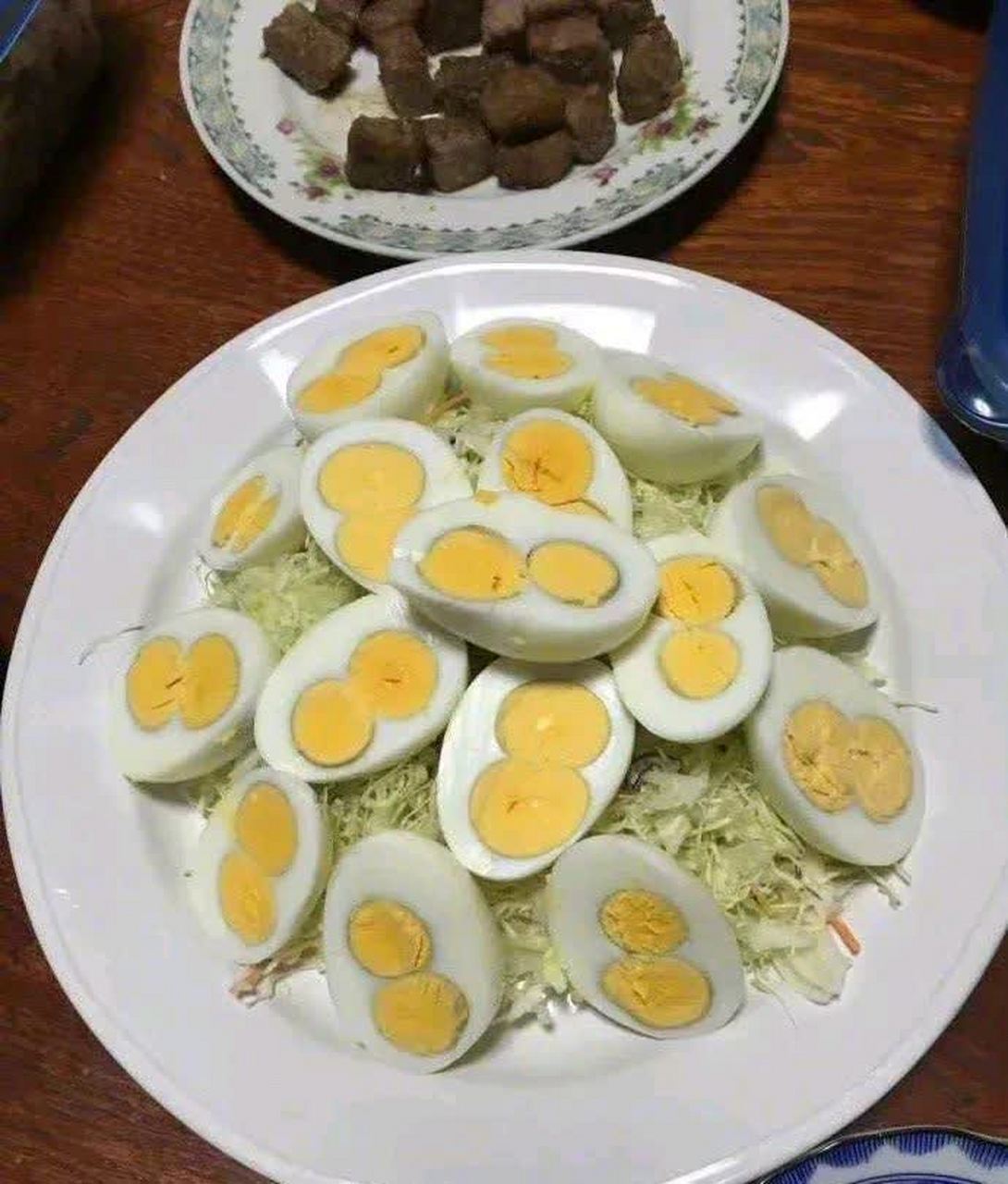 这么多双黄蛋的概率是多少[抠鼻]