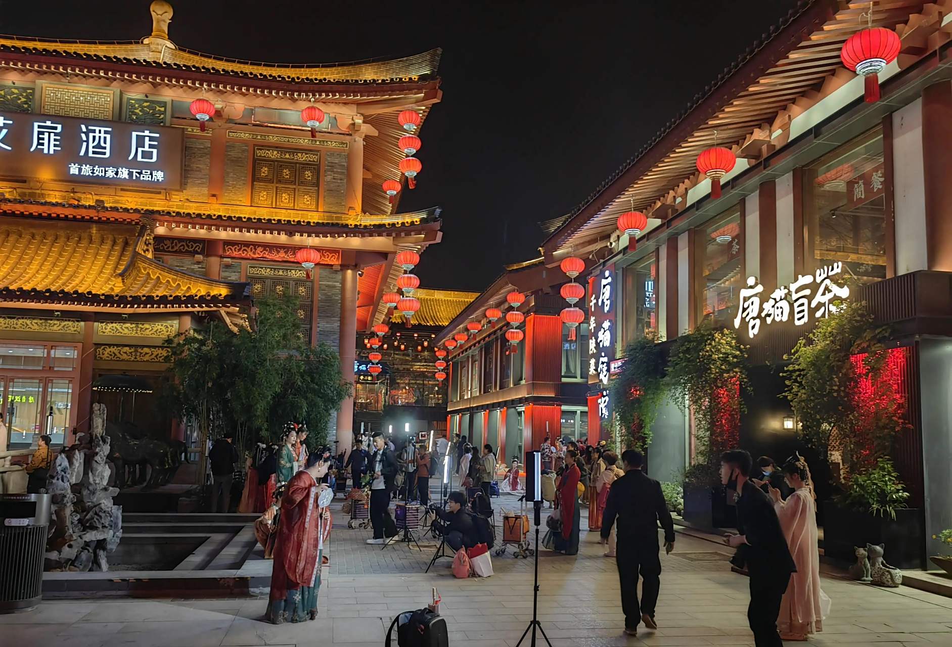 西安大唐不夜城穿唐装最美的那个女子.