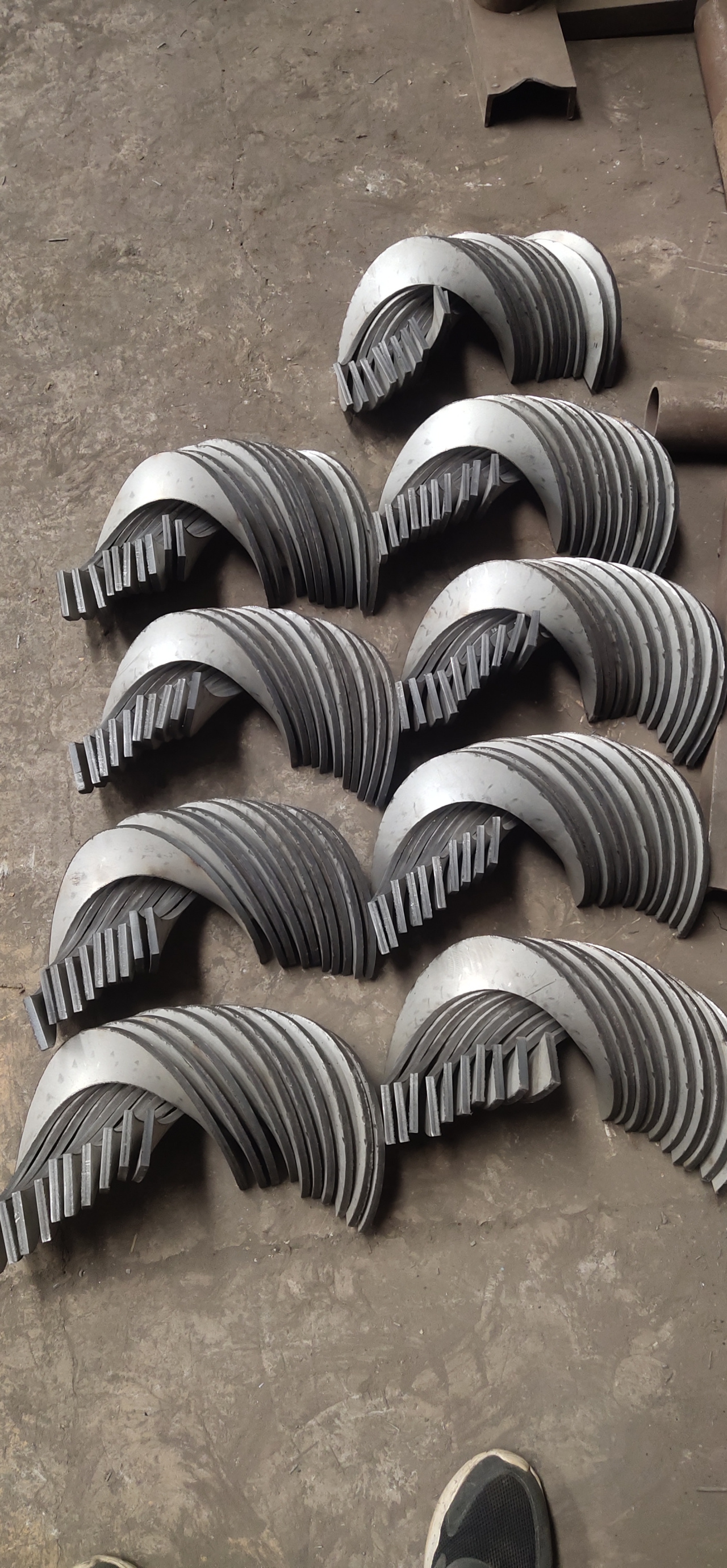 螺旋绞龙叶片生产?荥阳豫新建筑机械厂您建筑工程的优质供应商!