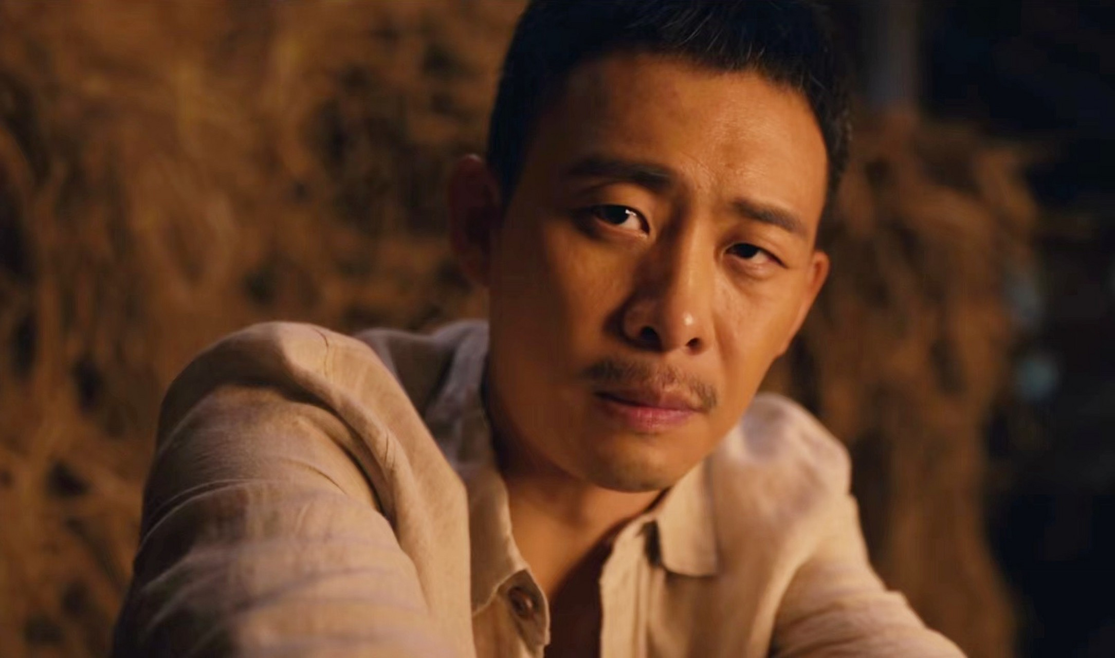 《欢颜》中的章加义表面上唯唯诺诺,但绝对是个厉害人物,甚至连老孙都