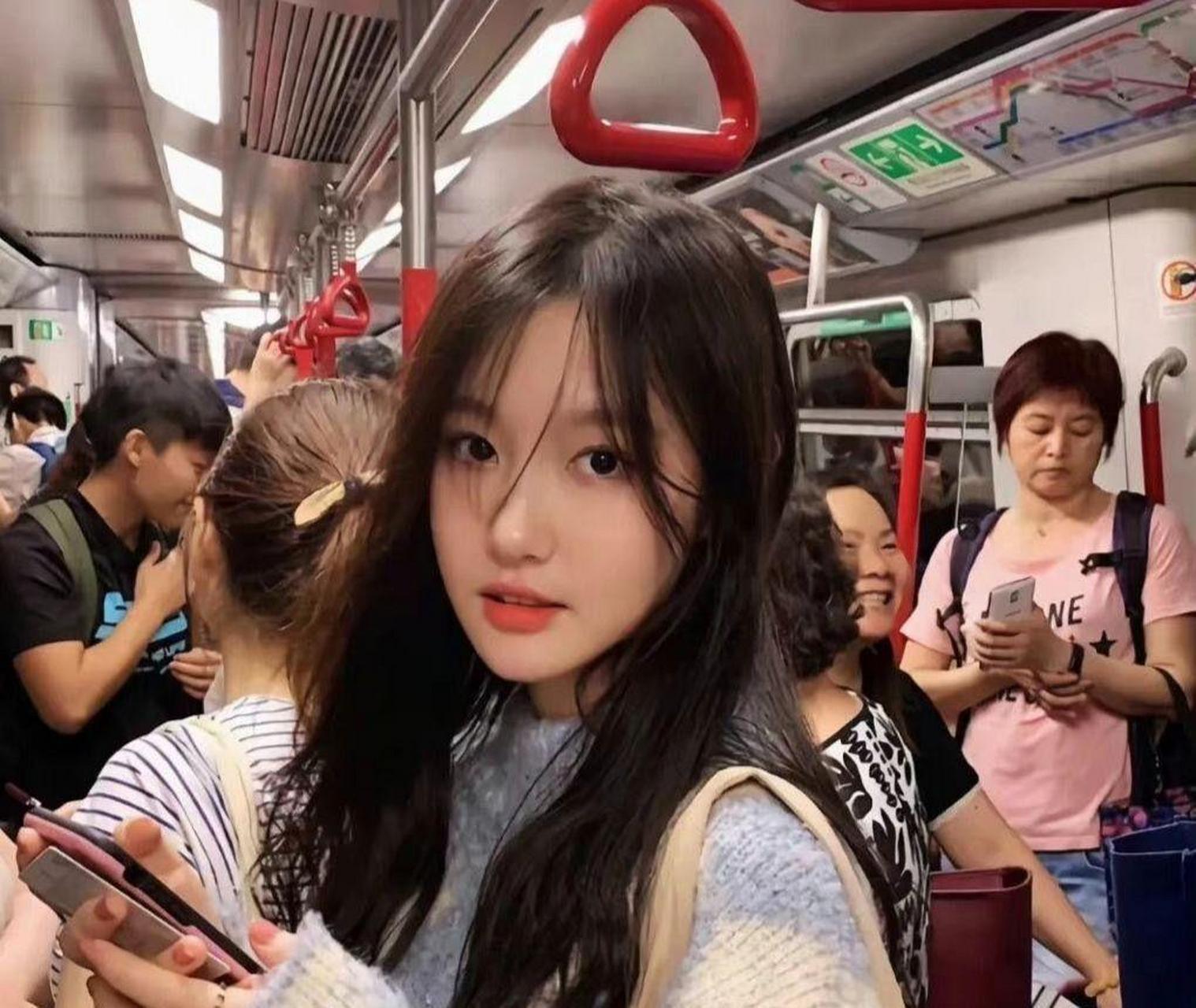 我哥的女朋友,你们觉得好看吗,打几分?