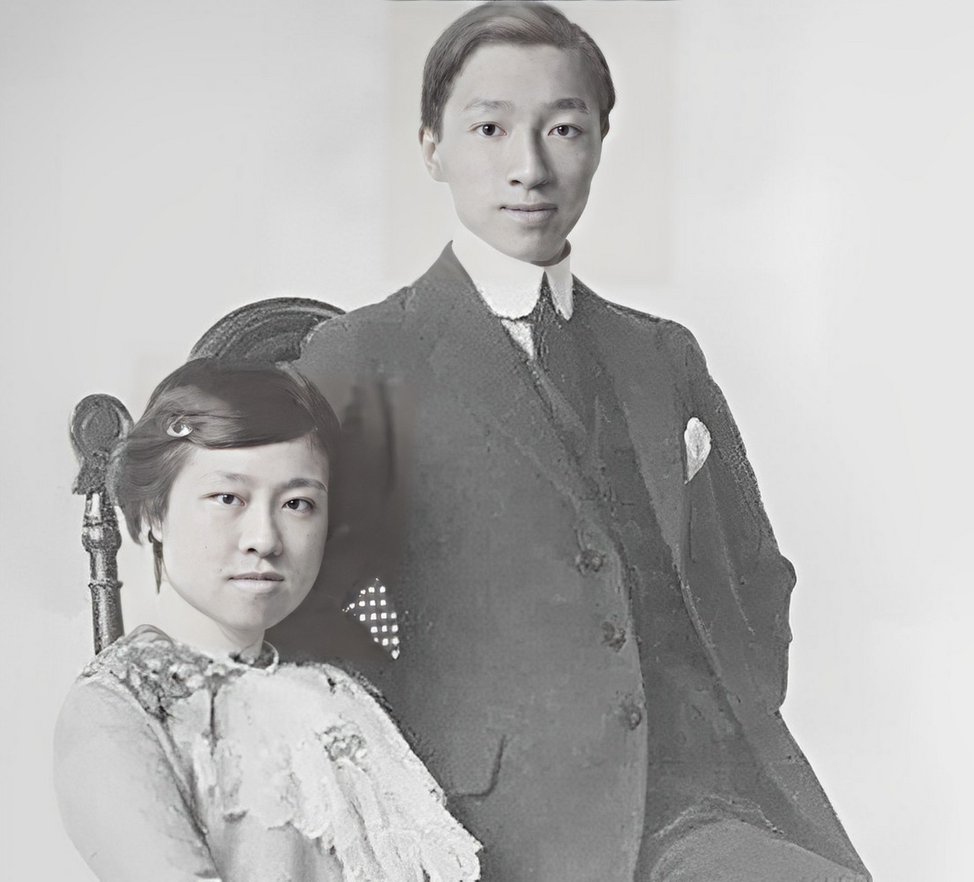 载沣对唐怡莹大加指责,谴责她不忠于夫君,但他却不敢对卢筱嘉动粗动暴