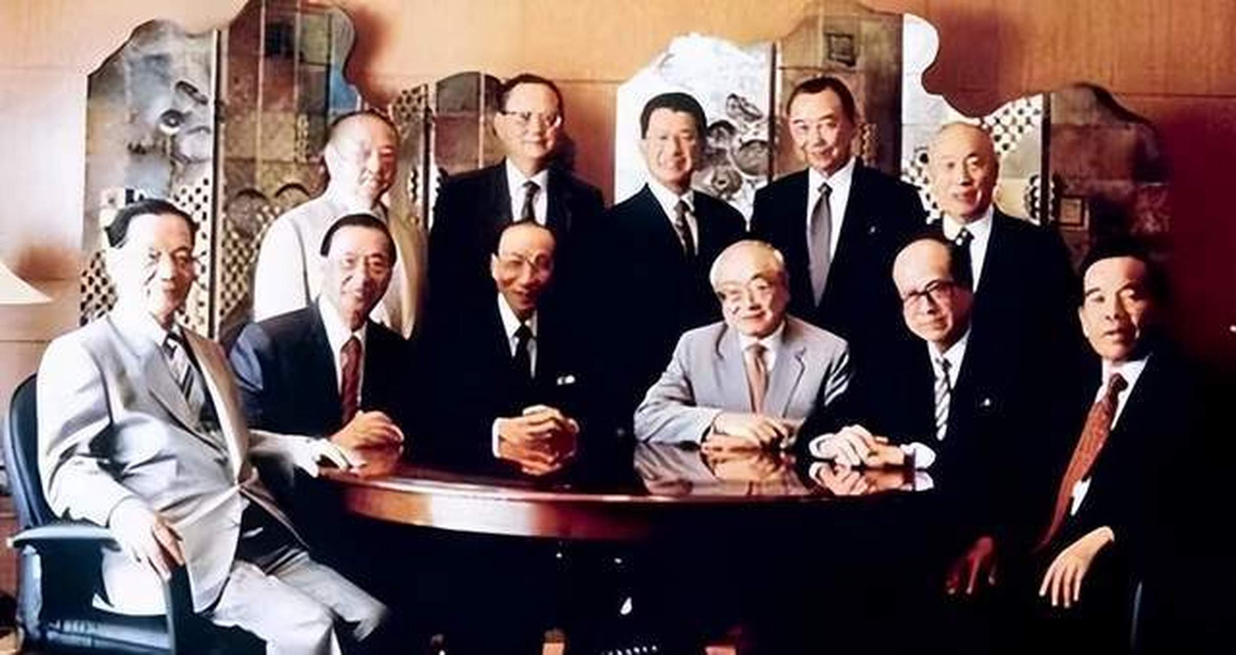 香港豪门二代现身北京:四大家族去了3个,何超琼现场霸气发言