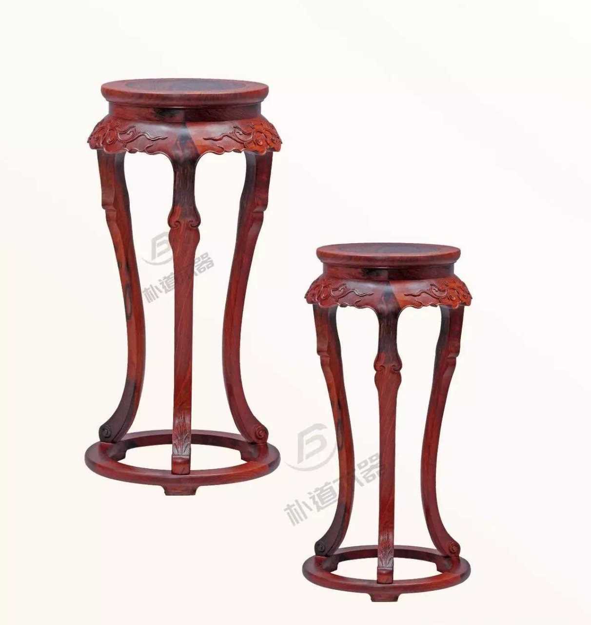 收藏家王世襄先生在《明式家具研究》中写道"富贵之家,或置厅堂,上陈