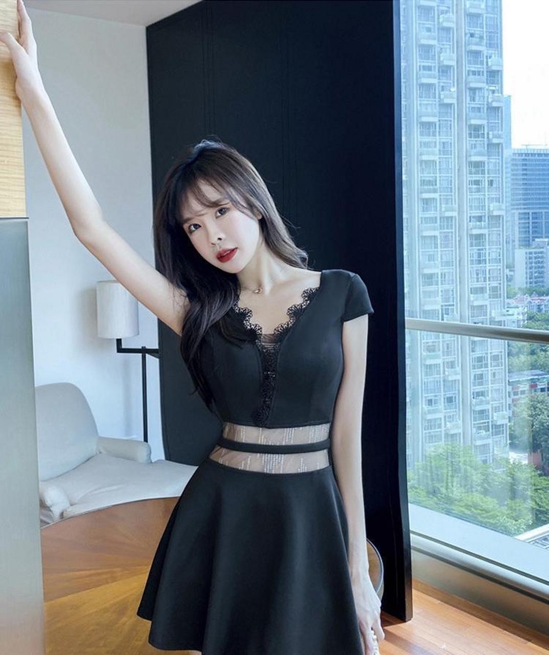 漂亮姐姐喜欢穿的两色小短裙,你喜欢吗?