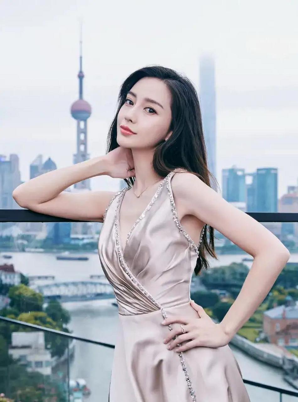 杨颖状态真好,越来越美,身材真的绝了