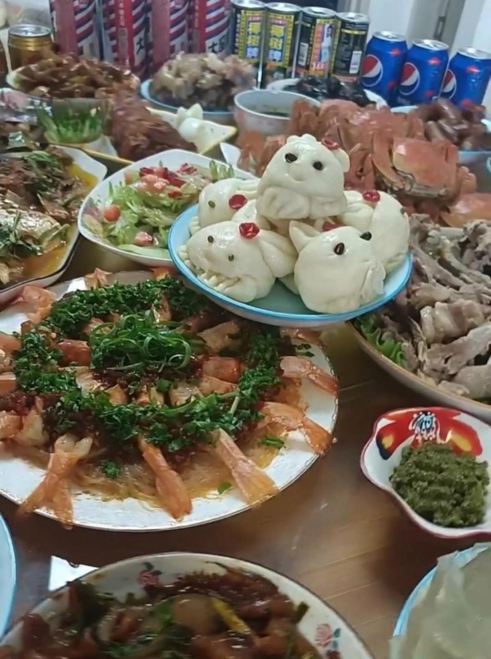 这菜色彩味美一看就好吃,都是硬菜,太有食欲了啊! #搞笑趣味图