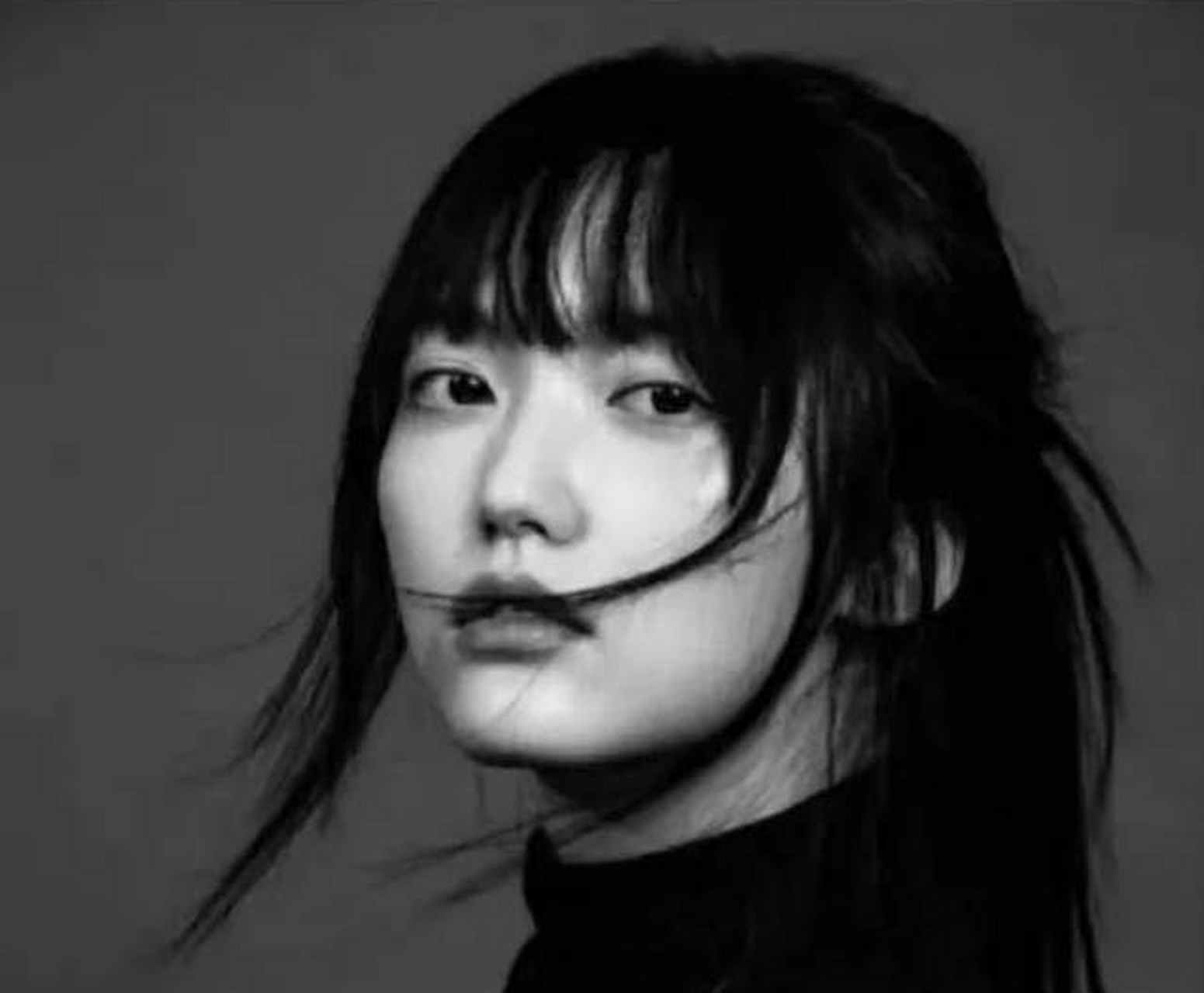 26岁韩国女星在家中去世,死因疑似抑郁症,生前发布视频画面诡异, 26岁