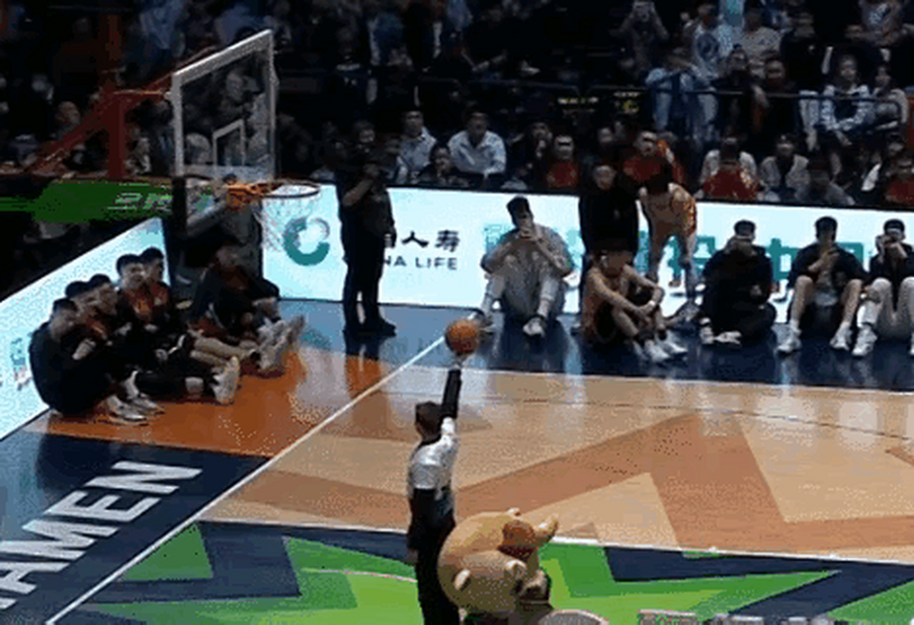 大学生球员杨浩获cba全明星扣篮王  连续两届cuba扣篮王杨浩,获得本