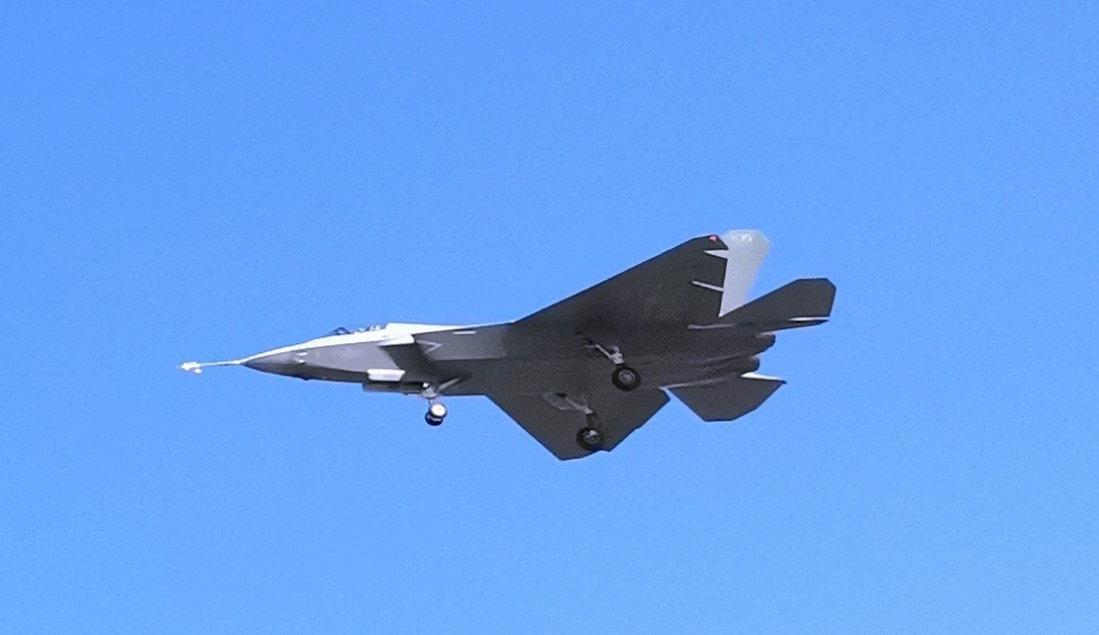 央视再曝光歼-35舰载机,整体轮廓清晰可见,福建舰舰载机快来了.