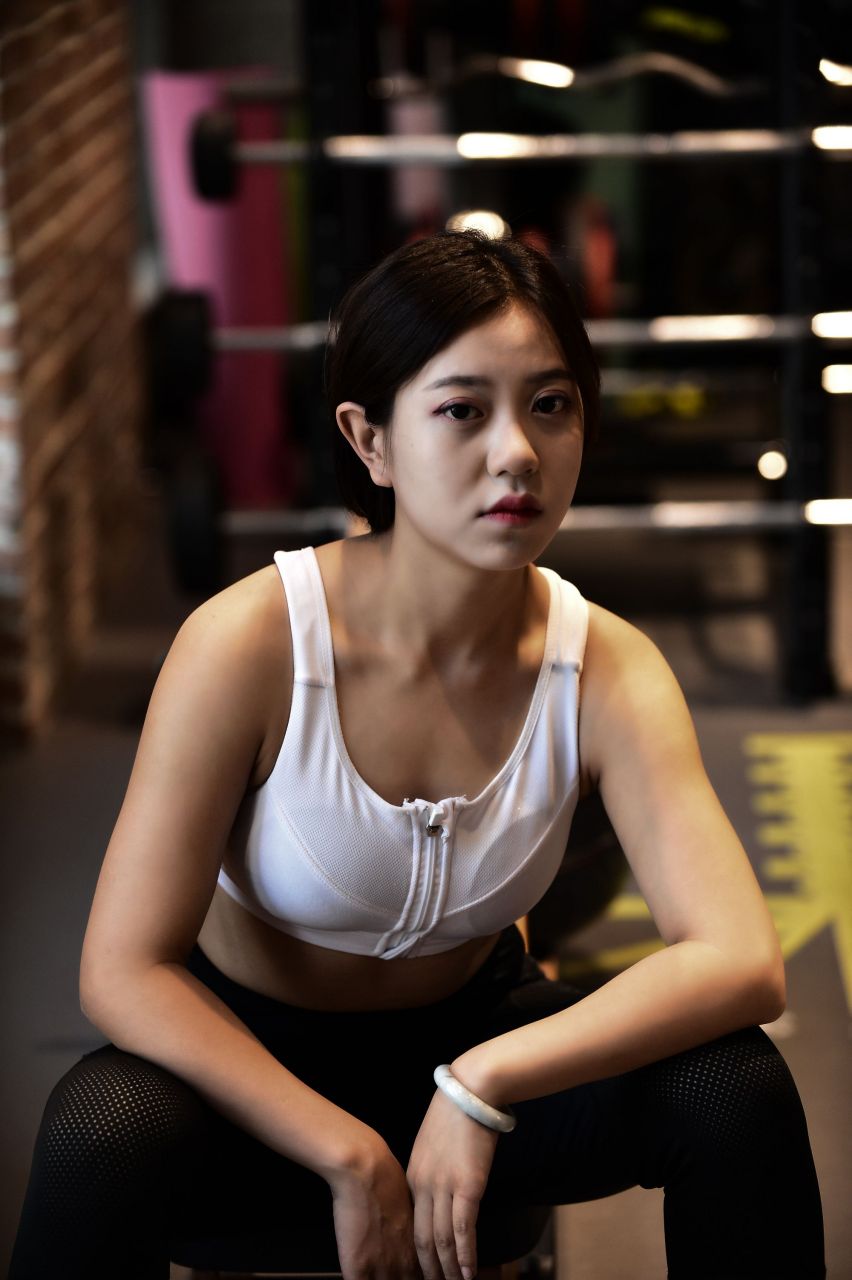 张依依,复旦大学27岁的女教师,把上海市中心的房子卖了1000万嫁给了一