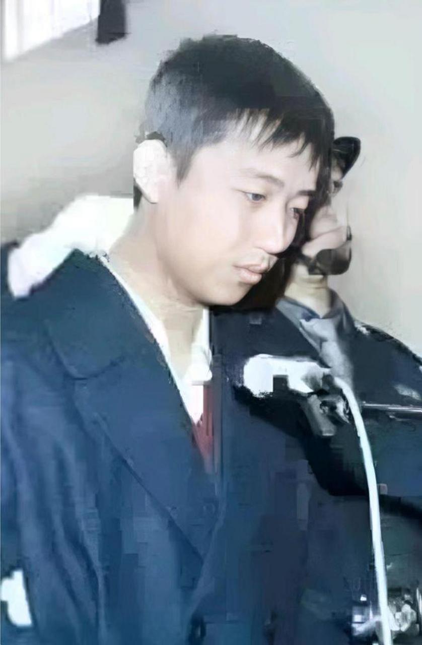 19岁的李旭因抢劫银行被判死刑,他沉浸在巨大的懊悔之中,心中只有灰暗