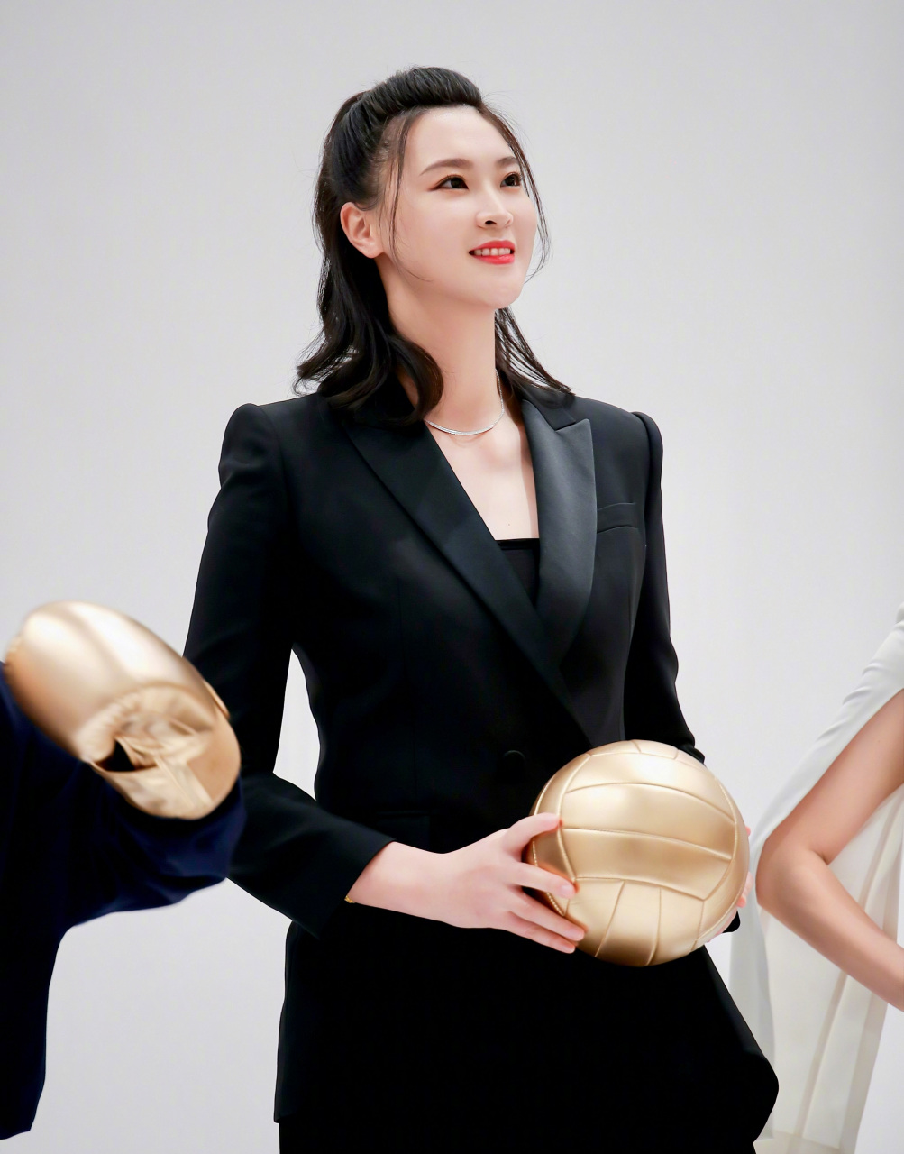 【惠若琪"冠军之夜"美图】  中国女排奥运冠军队长惠若琪  受邀参加"