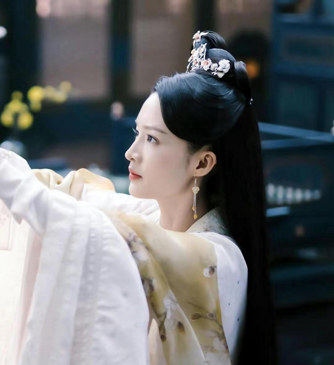 李沁古装剧照甜美写真 #娱乐最前沿