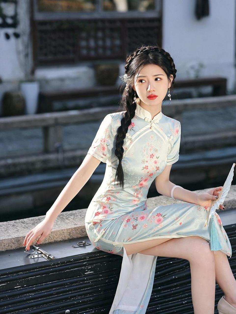 江南旗袍古风的温婉美女