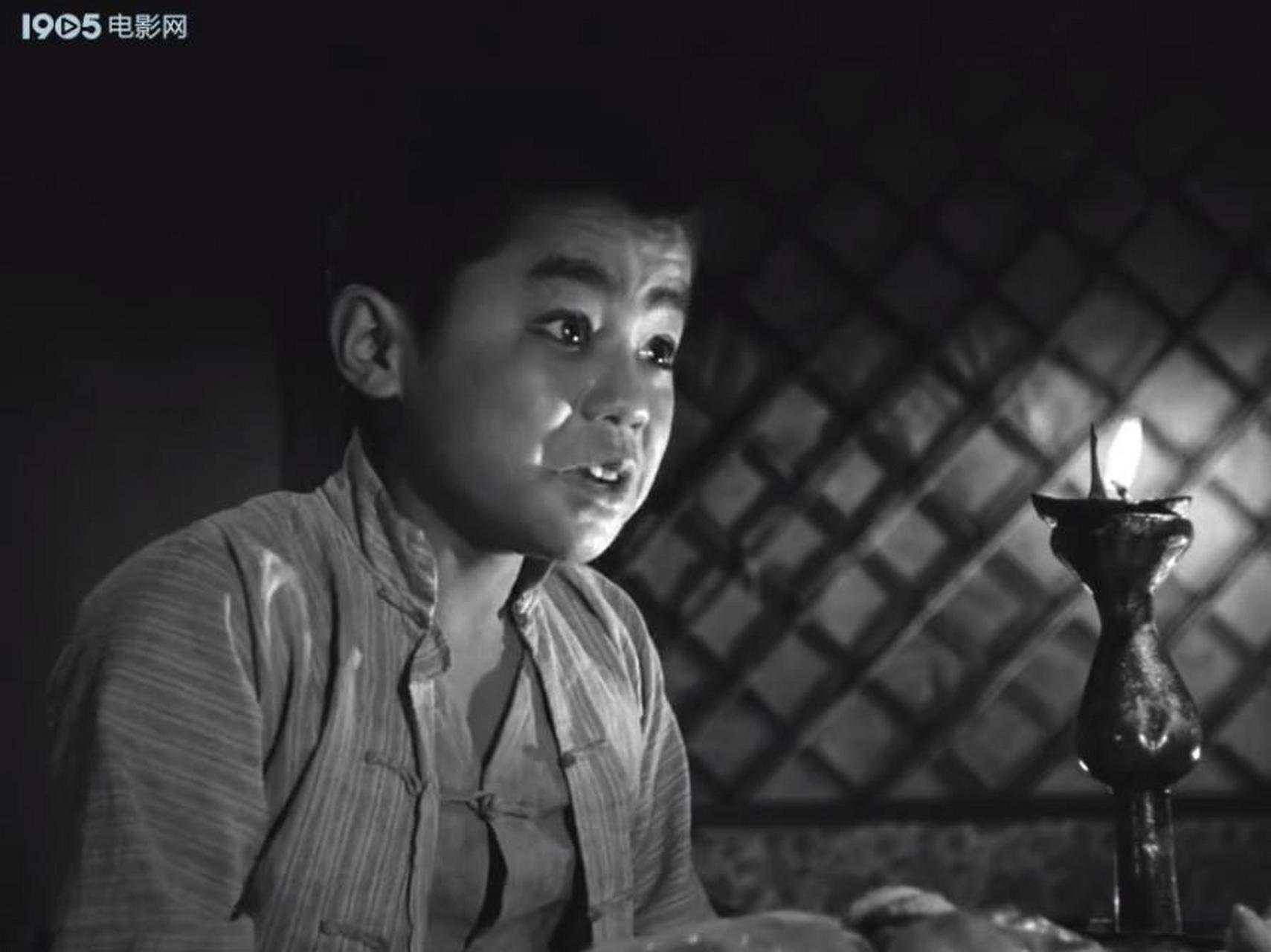 《小兵张嘎》中,受伤的嘎子在杨大伯一家照顾下