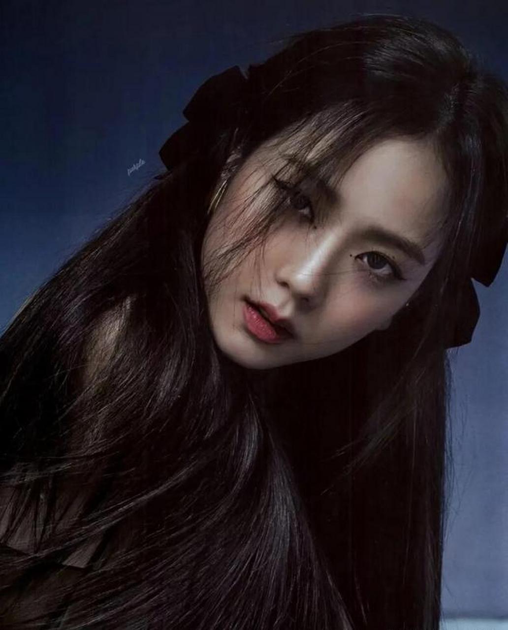 金智秀,韩国女团神颜美女,天生丽质的容颜,让人羡慕?