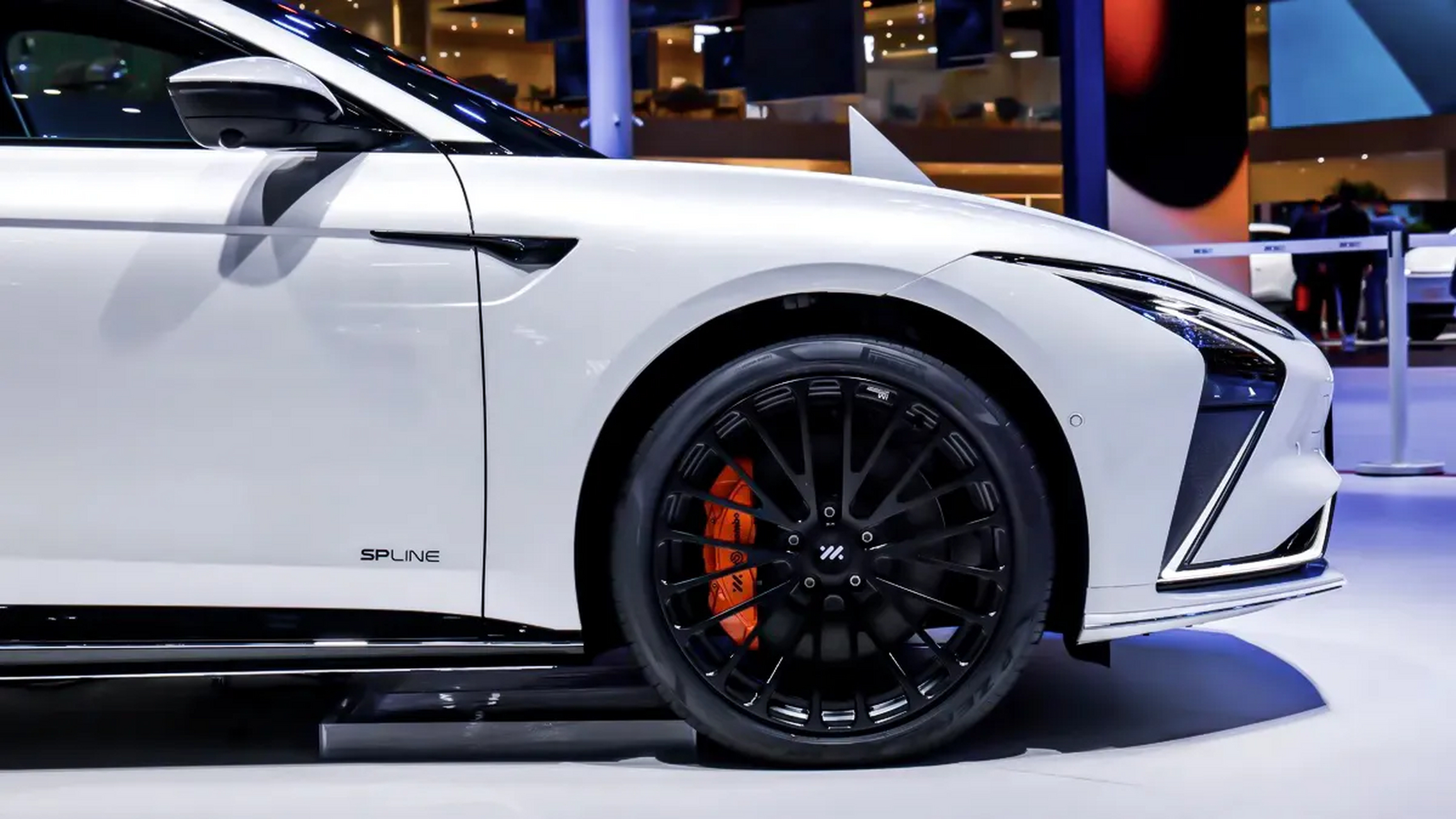 限量版#智己l7# 惊喜亮相#上海车展#  搭载全新sp line套件: -sp201