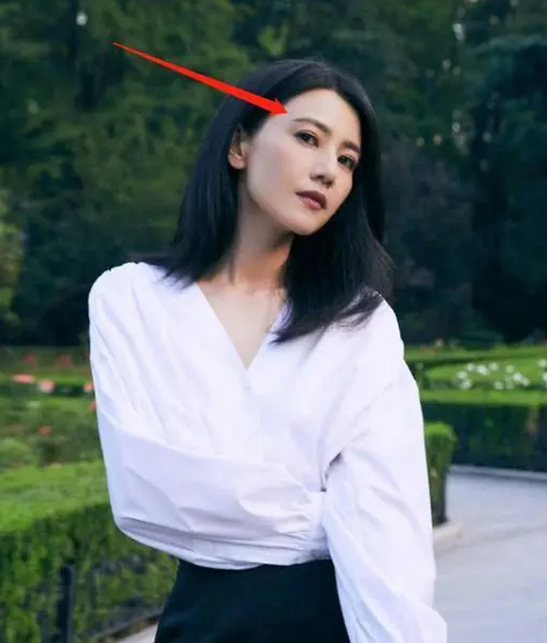 高圆圆这个眉毛不知道是自己画的还是化妆老师画的,但是这个是私下的