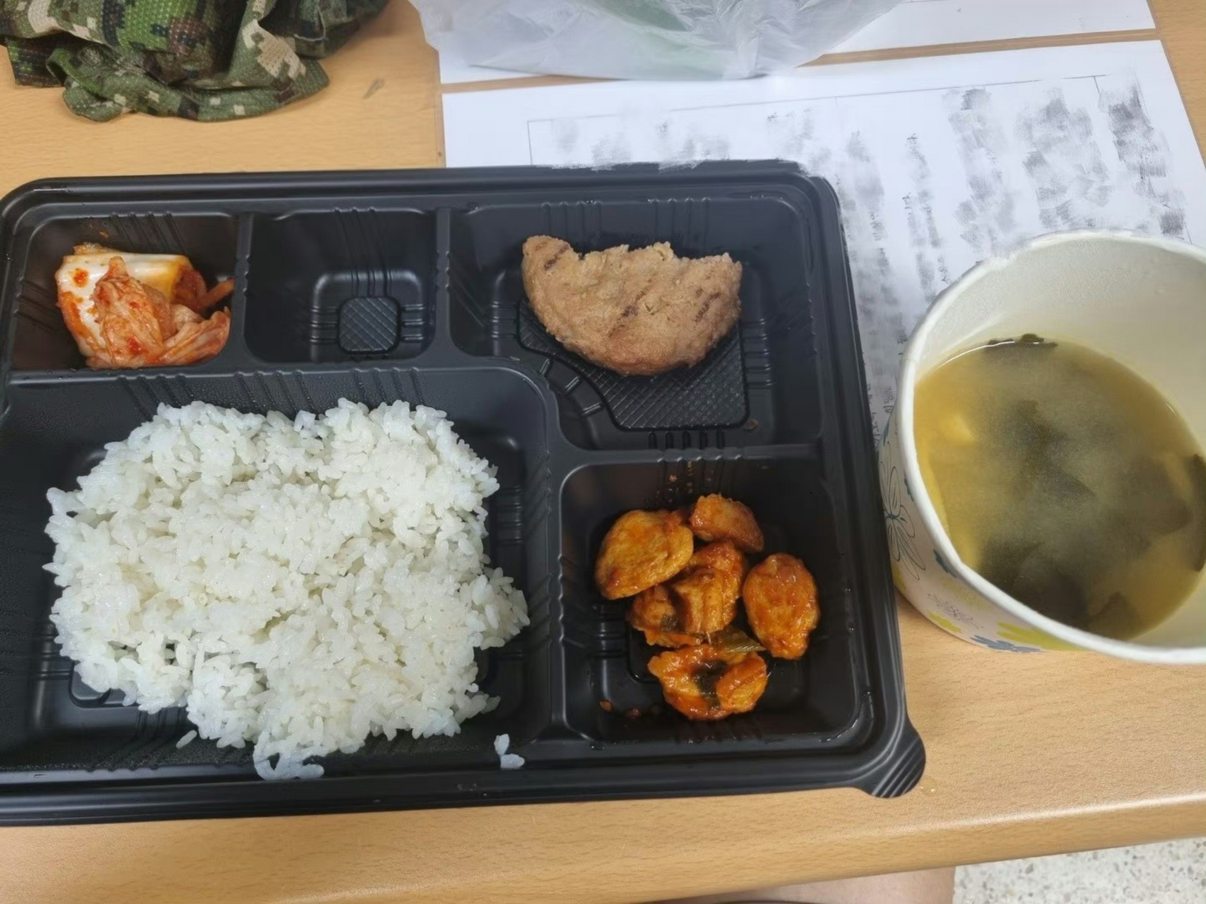 韩国军队的餐食,有一说一,如果图片里说的都是事实,那么这伙食水平有