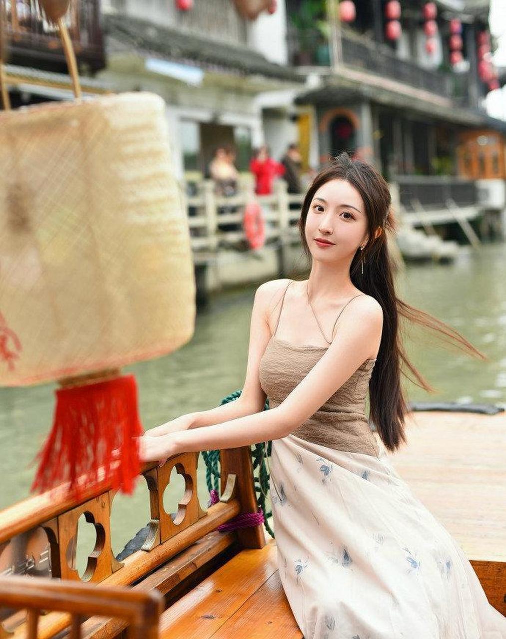 江南女子,温柔,高雅又清新.