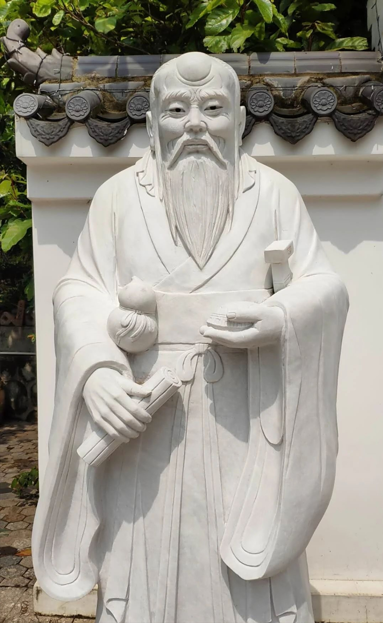 孩子生出来后是个男孩,鬼谷子就告诉妻子:"我这辈子注定断子绝孙,就算