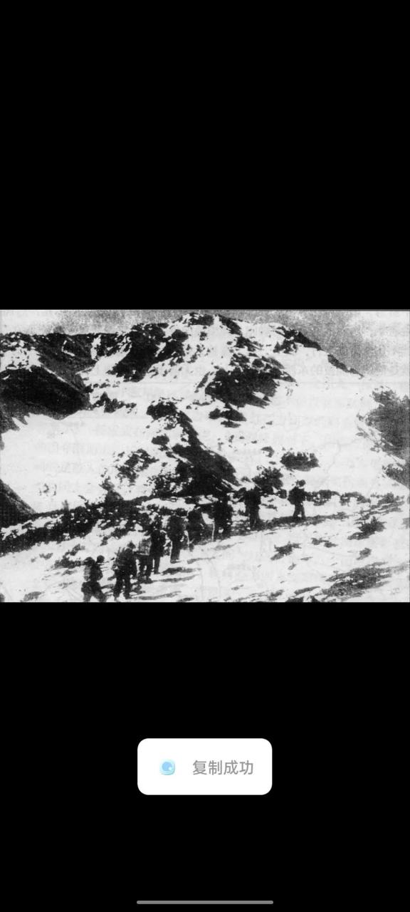 最后,每人只准备了三天的干粮,炊事班烧了几大锅辣椒