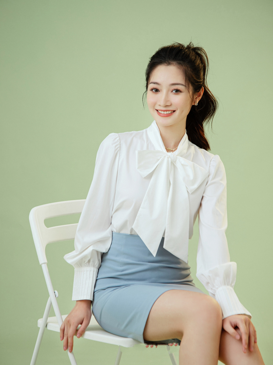 春招求职形象照,助你拿到心仪的offer	 "2 3月正是求职的好时机 求职