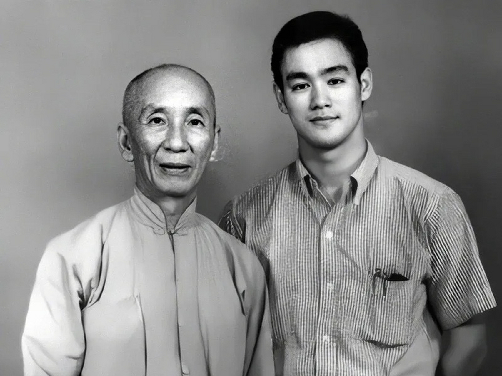 据悉,李小龙的父亲与