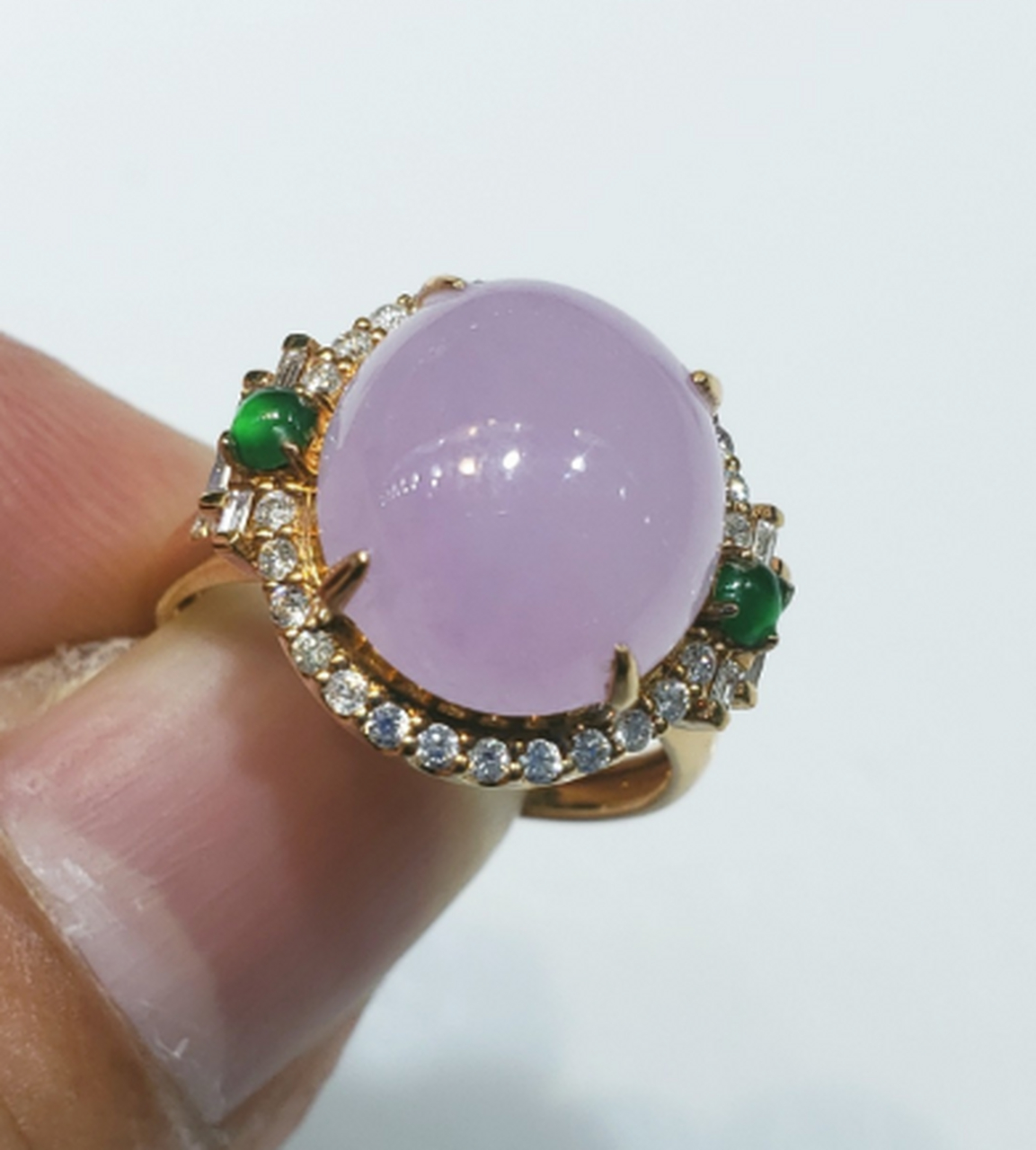 点击头像看直播##翡翠#冰种粉紫戒指》18k金伴钻豪华镶嵌.